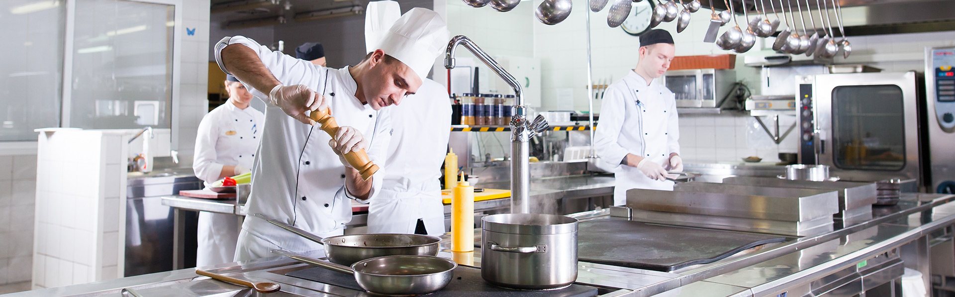 Las claves para elegir el equipo de cocina comercial ideal para tu negocio